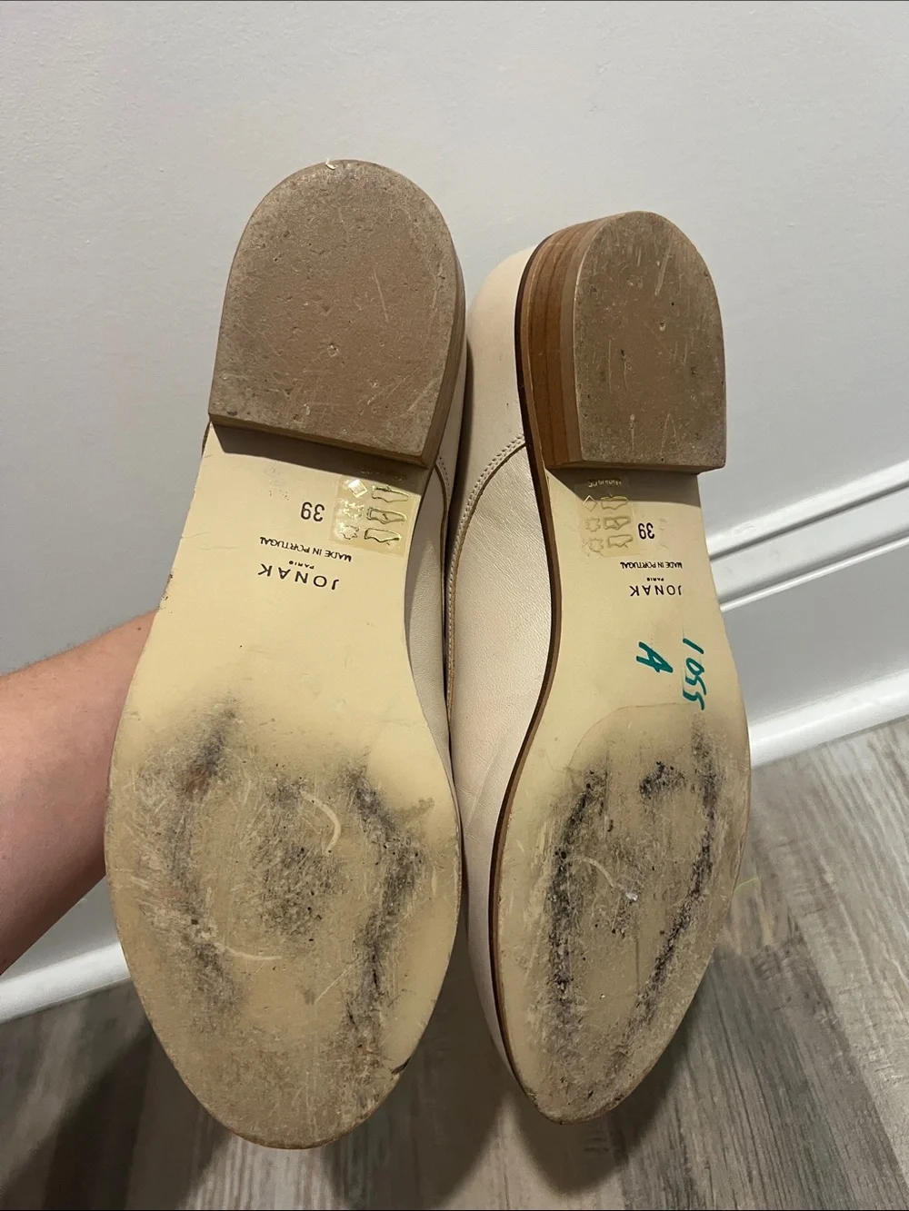 Cream Leather Lace-Up Derby Flats with Gold Accents Size 39 or 8.5